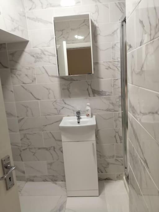 Cosy City Apartment คอร์ก ภายนอก รูปภาพ